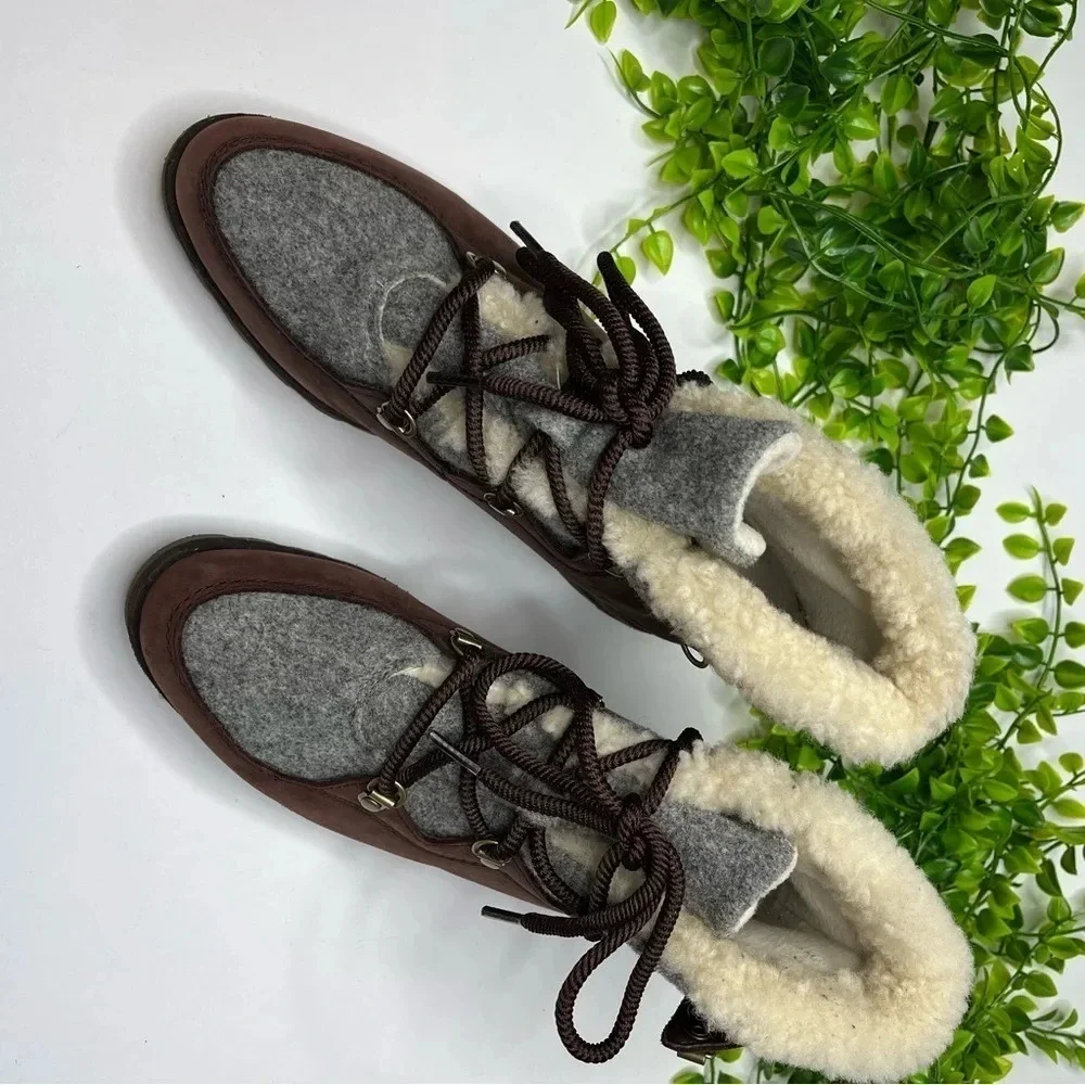 Sorel Sneakchic Alpine Boot Red Gray Size 8
